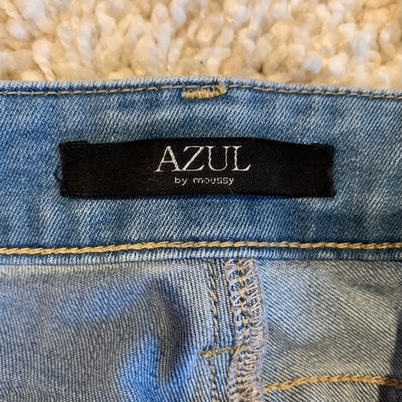 Moussy Stretch Denim - Picture 2 of 5